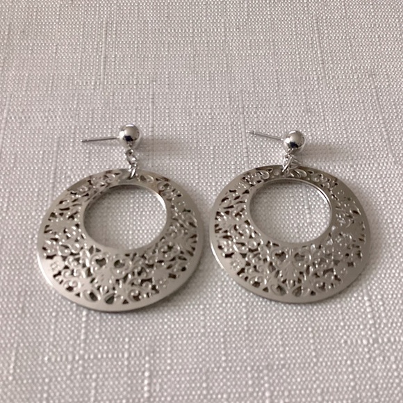 Guess Silver Tone Hoop Earrings - Picture 1 of 2